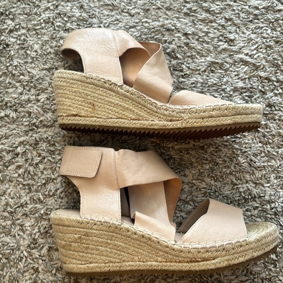 NWOB Eileen Fisher Willow Tumbled Leather Wedge Espadrille in Honey - Picture 5 of 6